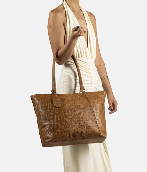 Burkely  Cool Colbie Wide Tote 15.6 Inch Colbie Cognac (24)