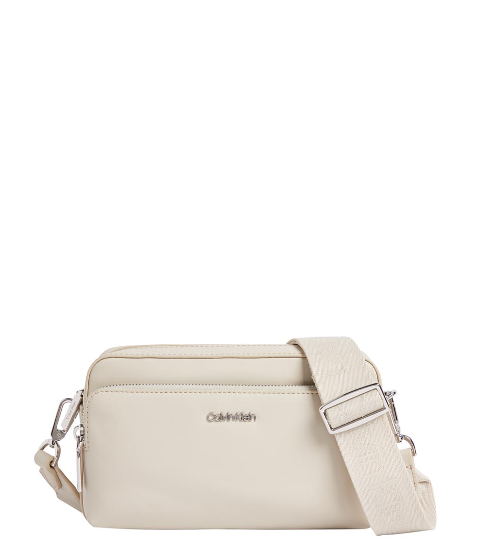 Calvin Klein Crossbody bags Ck Must Camera Bag W/Pckt Lg Stoney Beige (PEA)  | The Little Green Bag