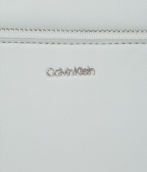 Calvin Klein  Ck Must Camera Bag Pigeon (Peb)