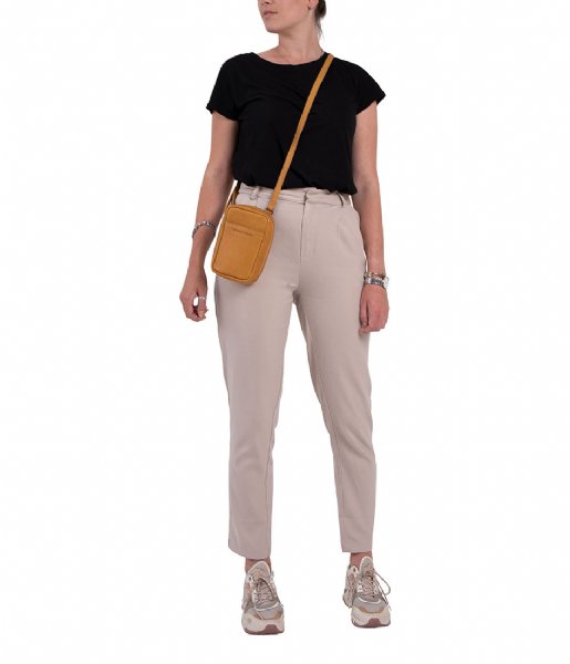 Cowboysbag Crossbodytas Bag Pierce Amber (465) Cowboysbag Crossbodytas Bag Pierce Amber (465)