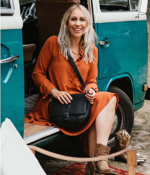 Cowboysbag Crossbodytas Crossbody Sagres X Saskia Weerstand Black (100) Cowboysbag Crossbodytas Crossbody Sagres X Saskia Weerstand Black (100)