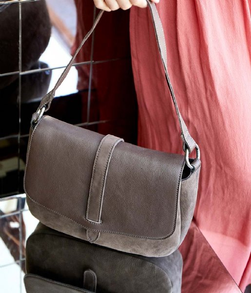 referentie merk Anoi Cowboysbag Schoudertas Bag Aramac Taupe (590) | The Little Green Bag