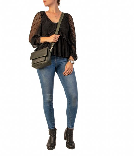Cowboysbag Crossbodytas Bag Loxton Dark Green (945) Cowboysbag Crossbodytas Bag Loxton Dark Green (945)