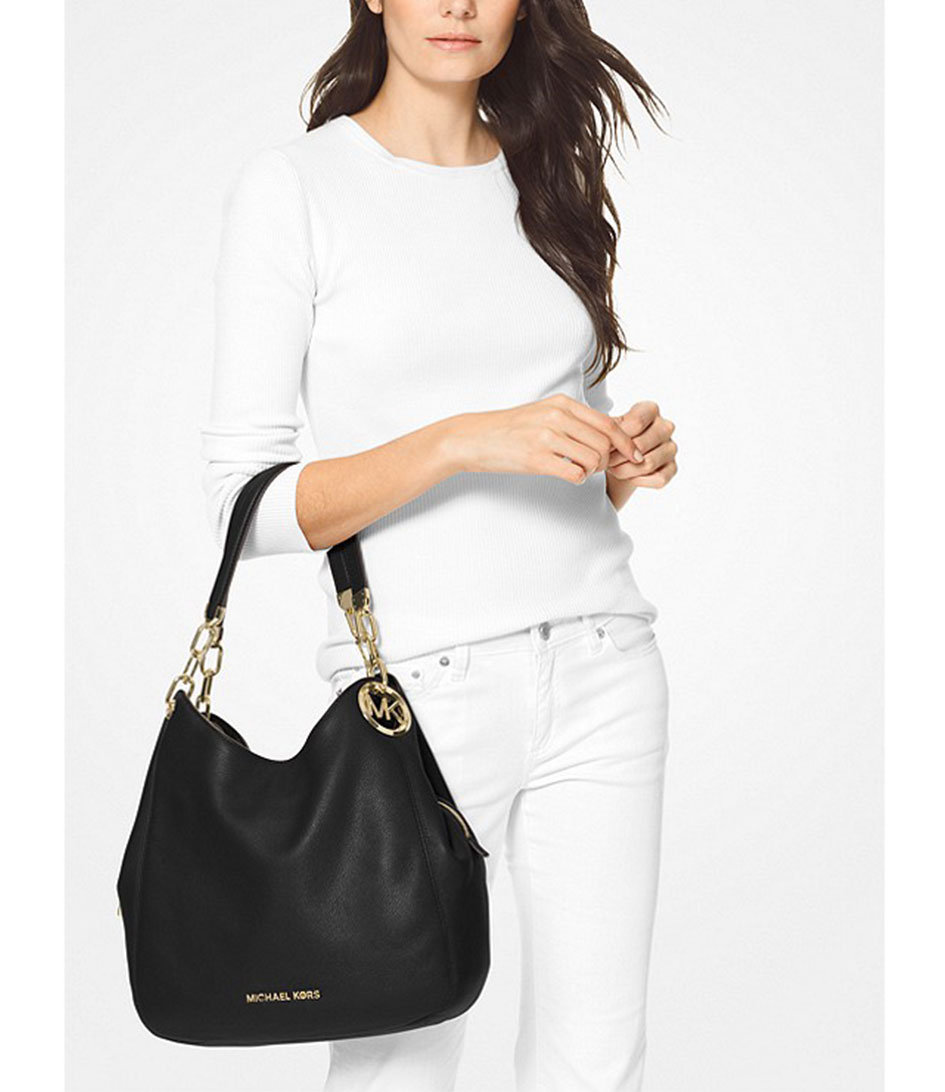 lillie signature chain shoulder tote