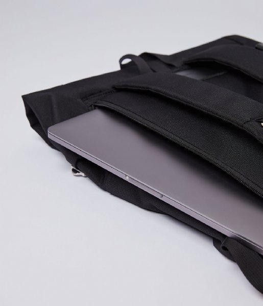 Sandqvist Dagrugzak Ilon 13 Inch Black (SQA1496) Q3-20 Sandqvist Dagrugzak Ilon 13 Inch Black (SQA1496) Q3-20