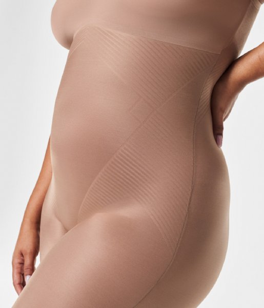 Spanx  Thinstincts 2.0 - Closed-Bust Mid-Thigh Bodysuit Cafe au Lait (3601)