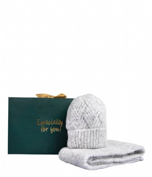 The Little Green Bag  Giftbox Cozy Girls Kids Beanie and Scarf Ice Grey (149)