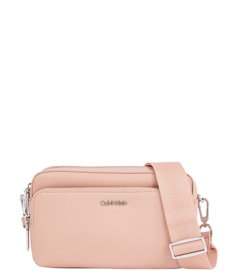 Behoren vervolgens Oefenen Calvin Klein Crossbody bags Must Camera Bag With Pocket Large Cafe au lait  (GBI) | The Little Green Bag