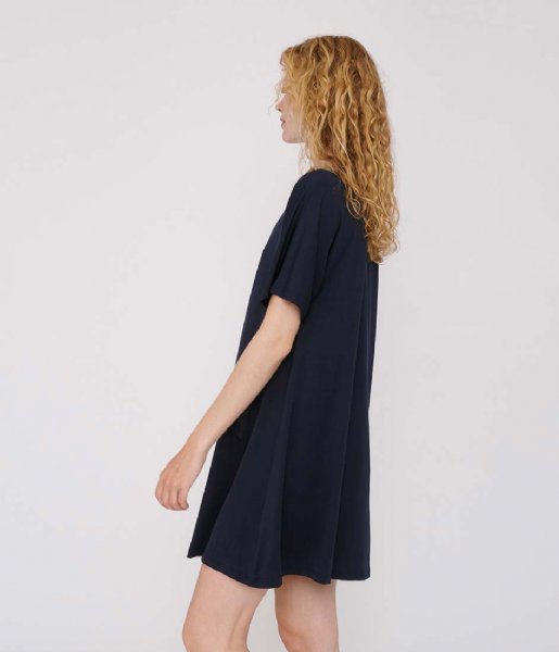 Organic Basics Jurk TENCEL Lite T-Shirt Dress navy Organic Basics Jurk TENCEL Lite T-Shirt Dress navy